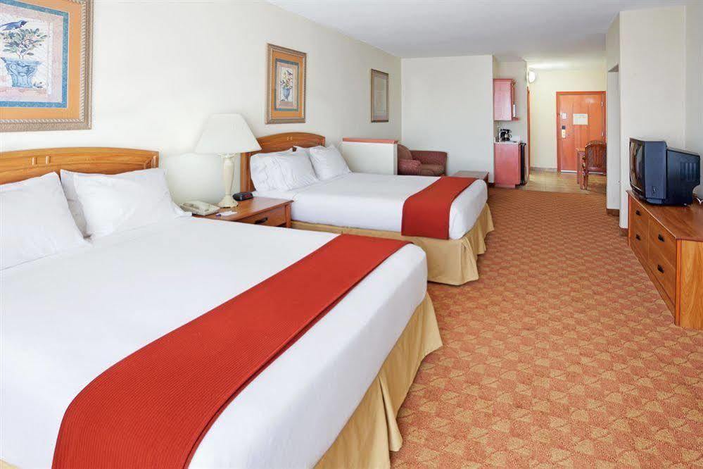 Holiday Inn Express Hotel And Suites Brownsville By Ihg Kültér fotó